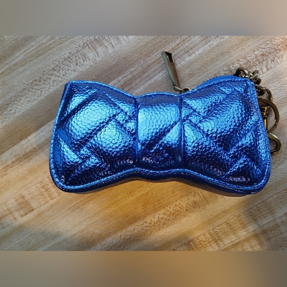 Kurt Geiger Quilted Bow Bagcharm/Pouch - Picture 3 of 6